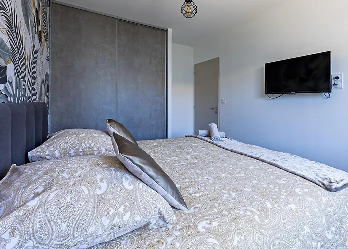 ღ L'orb Enchante - Piscine Chauffee, Clim, Netflix Nyaraló